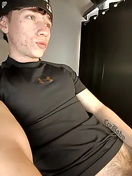 Snapshot of Logan_sixxer chatting on 10.08.25 Logan sixxer online show from 10.08.25