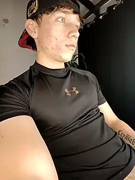 Snapshot of Logan_sixxer chatting on 10.18.25 Logan sixxer online show from 10.18.25