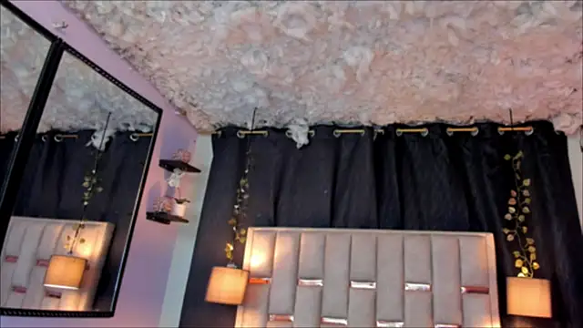 Snapshot of Hanzking01 chatting on 10.25.25 Hanzking01 online show from 10.25.25