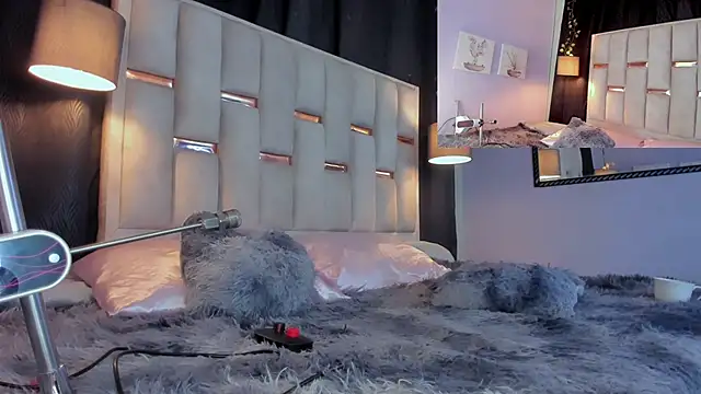 Snapshot of Hanzking01 chatting on 10.30.25 Hanzking01 online show from 10.30.25