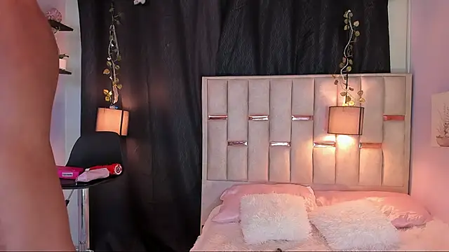 Snapshot of Hanzking01 chatting on 11.11.25 Hanzking01 online show from 11.11.25