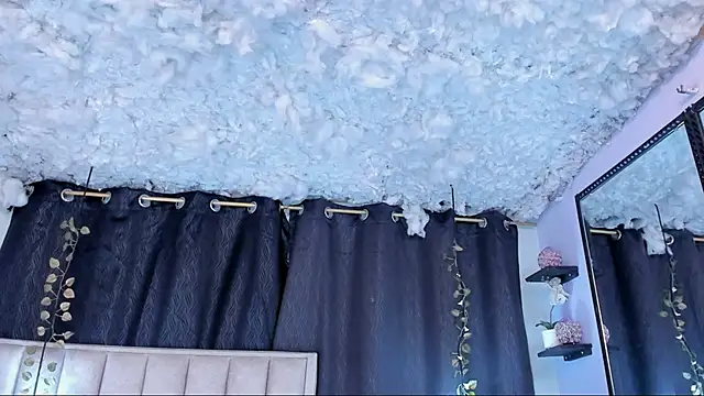 Snapshot of Hanzking01 chatting on 11.20.25 Hanzking01 online show from 11.20.25