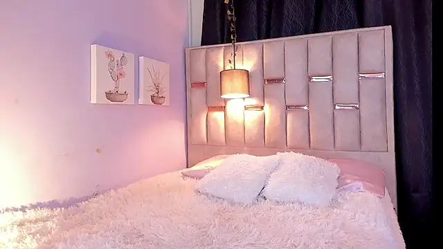 Snapshot of Hanzking01 chatting on 11.25.25 Hanzking01 online show from 11.25.25