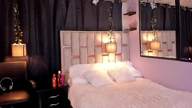 Snapshot of Hanzking01 chatting on 11.29.25 Hanzking01 online show from 11.29.25