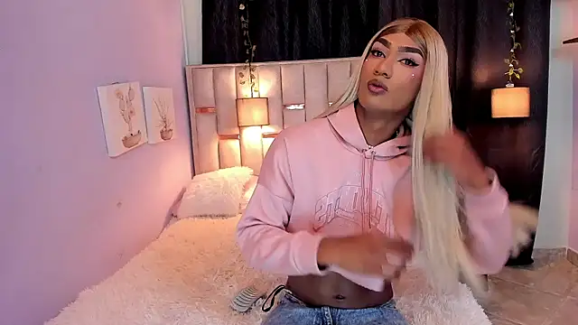 Snapshot of Hanzking01 chatting on 12.14.25 Hanzking01 online show from 12.14.25