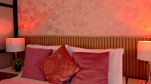 Snapshot of JessicaMason chatting on 10.10.25 JessicaMason online show from 10.10.25