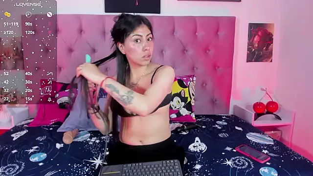 Snapshot of Aily_star chatting on 02.10.26 Aily star online show from 02.10.26