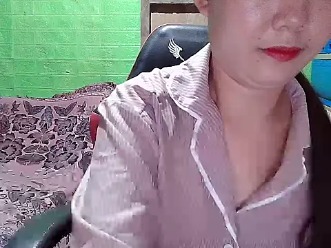 Snapshot of lucky_rona chatting on 06.27.26 lucky rona online show from 06.27.26