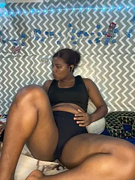 Snapshot of chocolatito-ho chatting on 10.03.25 chocolatito-ho online show from 10.03.25