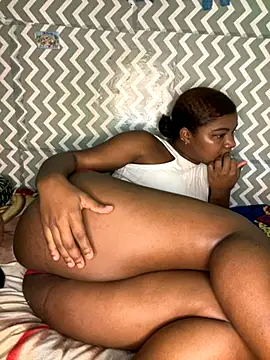 Snapshot of chocolatito-ho chatting on 11.04.25 chocolatito-ho online show from 11.04.25