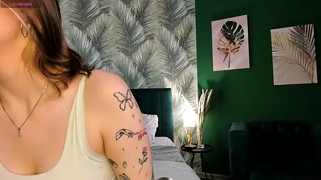 Kati Li online show from 09.24.25