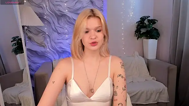 Kati Li online show from 02.23.26