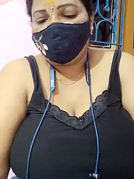 Snapshot of lathikaqueentamil chatting on 09.10.25 lathikaqueentamil online show from 09.10.25