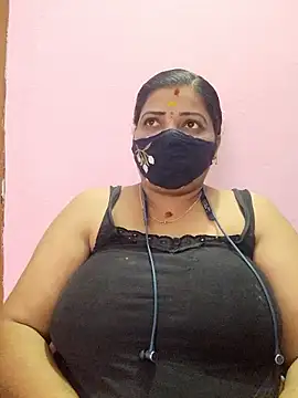 Snapshot of lathikaqueentamil chatting on 09.30.25 lathikaqueentamil online show from 09.30.25