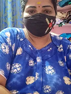 Snapshot of lathikaqueentamil chatting on 10.08.25 lathikaqueentamil online show from 10.08.25