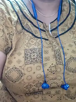 Snapshot of lathikaqueentamil chatting on 11.05.25 lathikaqueentamil online show from 11.05.25