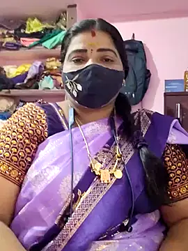 Snapshot of lathikaqueentamil chatting on 11.05.25 lathikaqueentamil online show from 11.05.25