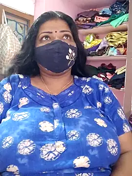 Snapshot of lathikaqueentamil chatting on 11.08.25 lathikaqueentamil online show from 11.08.25