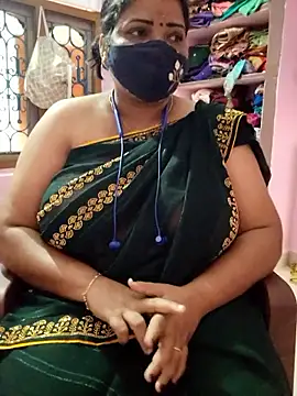 Snapshot of lathikaqueentamil chatting on 11.14.25 lathikaqueentamil online show from 11.14.25