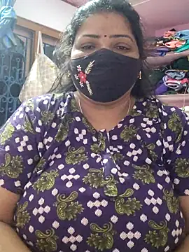 Snapshot of lathikaqueentamil chatting on 11.19.25 lathikaqueentamil online show from 11.19.25