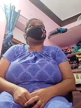 Snapshot of lathikaqueentamil chatting on 11.20.25 lathikaqueentamil online show from 11.20.25