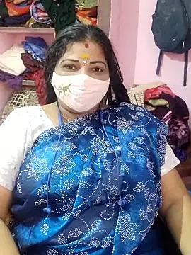 Snapshot of lathikaqueentamil chatting on 11.25.25 lathikaqueentamil online show from 11.25.25