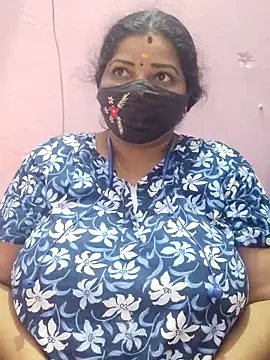 Snapshot of lathikaqueentamil chatting on 12.15.25 lathikaqueentamil online show from 12.15.25