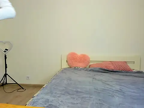 marylips online show from 11.19.25