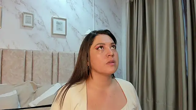 Paula And online show from 04.22.26