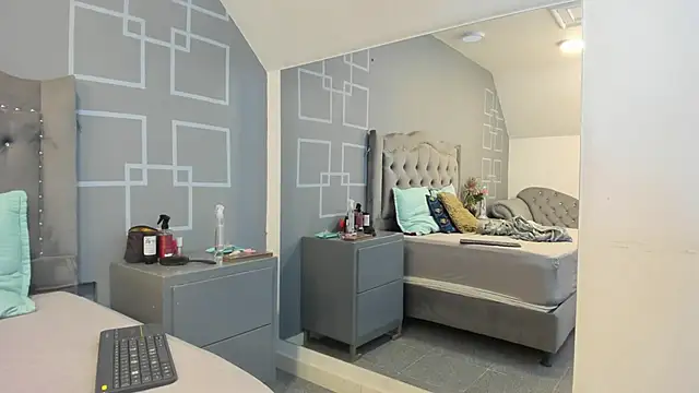 Snapshot of AliceBlackx chatting on 11.10.25 AliceBlackx online show from 11.10.25