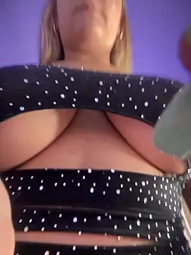 Snapshot of ChannelConnor_ chatting on 09.19.25 ChannelConnor online show from 09.19.25