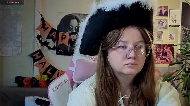 Snapshot of Sienna-Cow chatting on 10.28.25 Sienna-Cow online show from 10.28.25