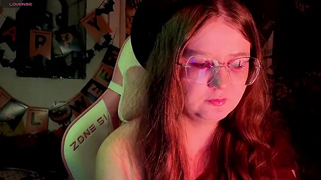 Snapshot of Sienna-Cow chatting on 10.31.25 Sienna-Cow online show from 10.31.25