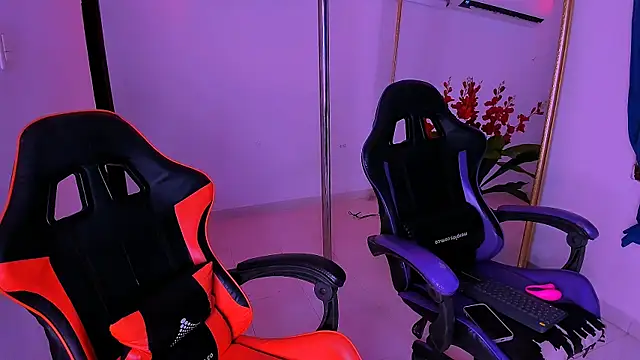 nahomy ryans online show from 10.02.25