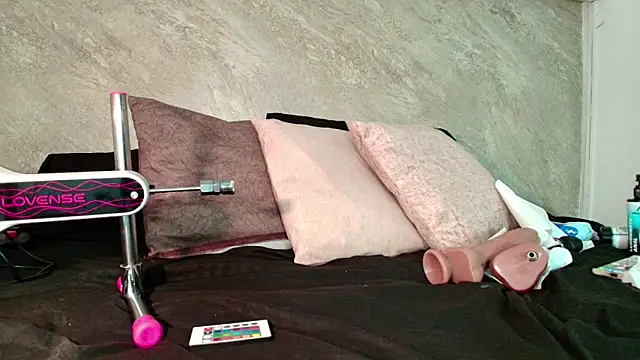 Dixie grey1 online show from 04.14.26