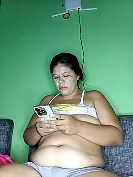 hotmom33 online show from 09.15.25