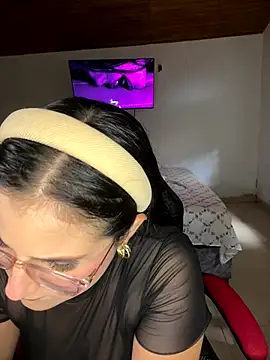 Snapshot of Alina0 chatting on 10.02.25 Alina0 online show from 10.02.25