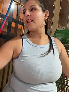 Snapshot of Alina0 chatting on 10.05.25 Alina0 online show from 10.05.25