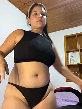 Snapshot of Alina0 chatting on 11.30.25 Alina0 online show from 11.30.25