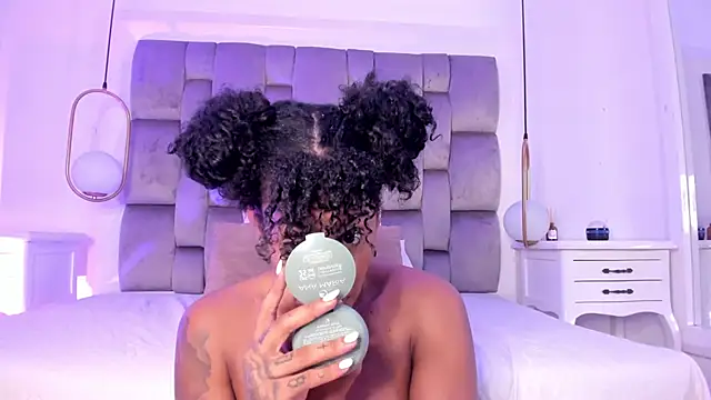 OnlyGia online show from 04.25.26