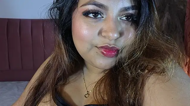 Hela Collins online show from 10.17.25