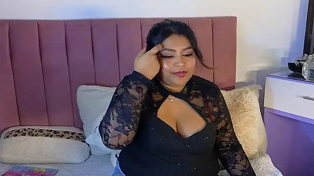 Snapshot of Hela_Collins chatting on 04.11.26 Hela Collins online show from 04.11.26