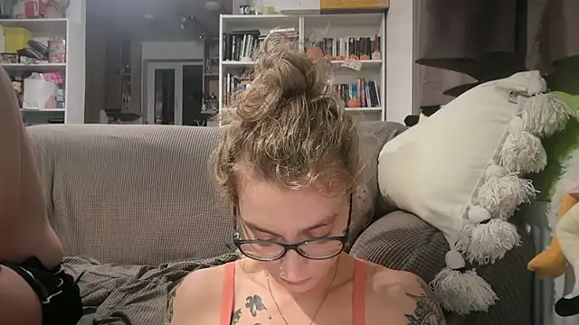 Snapshot of harleyblair chatting on 06.24.26 harleyblair online show from 06.24.26
