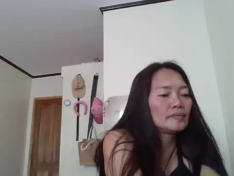 Snapshot of Asianwild_matured4uxx chatting on 11.24.25 Asianwild matured4uxx online show from 11.24.25
