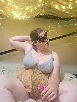 VeiledMuse online show from 12.15.25