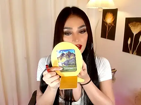 Snapshot of Brilliance_Goddess chatting on 12.15.25 Brilliance Goddess online show from 12.15.25