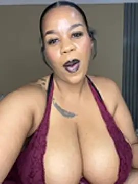 Snapshot of THICKBUNNYCHICKxxx chatting on 07.24.26 THICKBUNNYCHICKxxx online show from 07.24.26