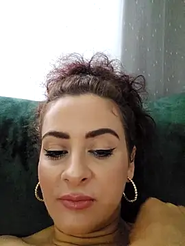 Snapshot of ShineBright88 chatting on 11.14.25 ShineBright88 online show from 11.14.25