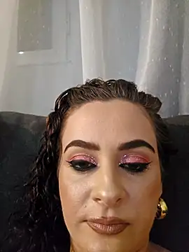 Snapshot of ShineBright88 chatting on 11.19.25 ShineBright88 online show from 11.19.25