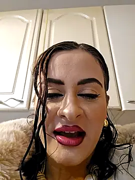 Snapshot of ShineBright88 chatting on 11.28.25 ShineBright88 online show from 11.28.25